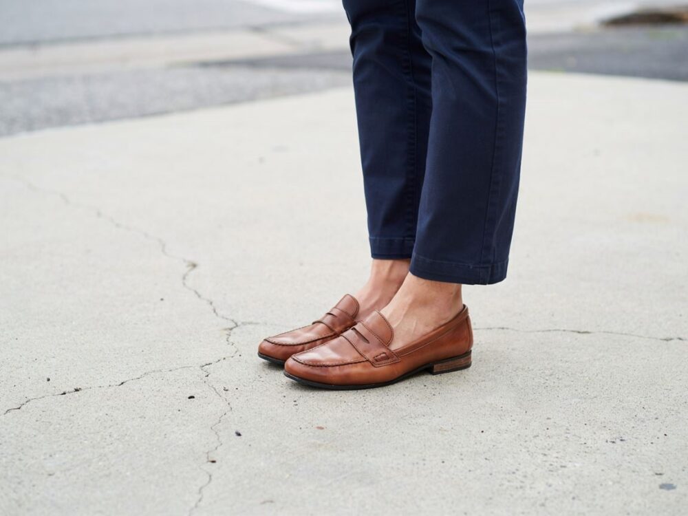 męskie buty do granatowych spodni